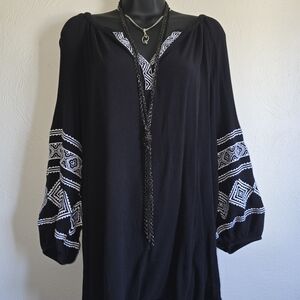 Pioneer Woman Boho Black Embroidered Peasant Tunic